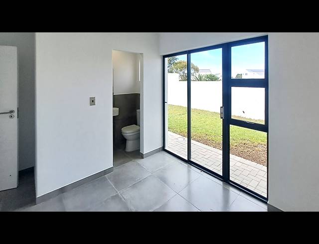 4 BEDROOM HOUSE FOR SALE IN SHELLEY POINT